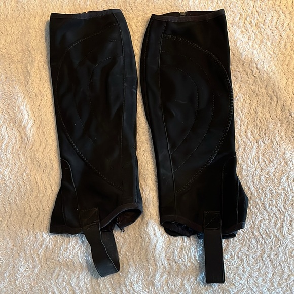 Auken Synthetic Half Chaps, Size XL or Size XS. - Picture 2 of 4